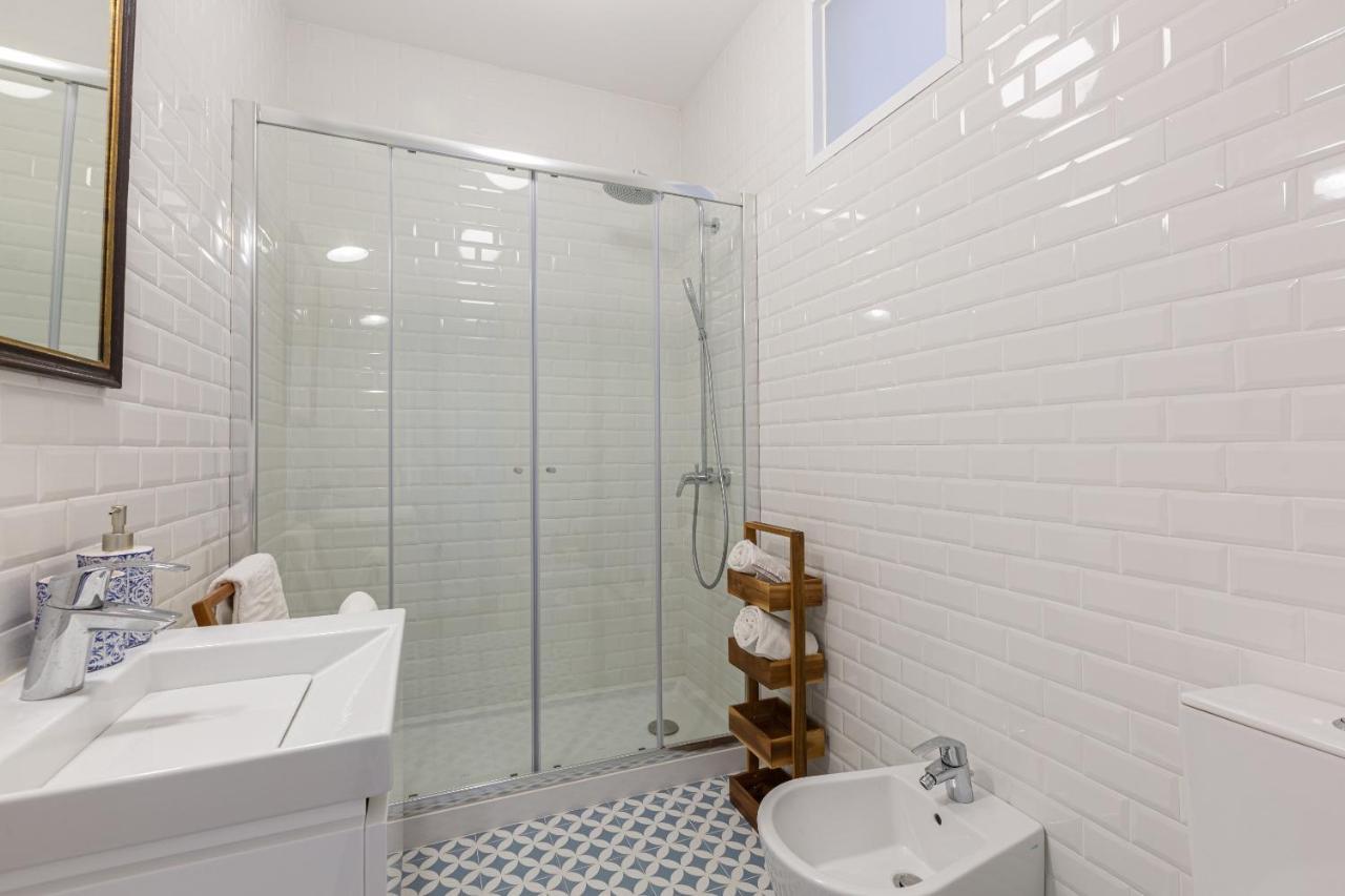 White & Blue Vintage Home In Graca Lisboa Ngoại thất bức ảnh