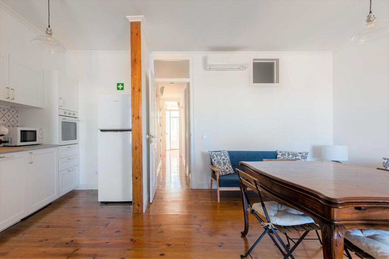 White & Blue Vintage Home In Graca Lisboa Ngoại thất bức ảnh
