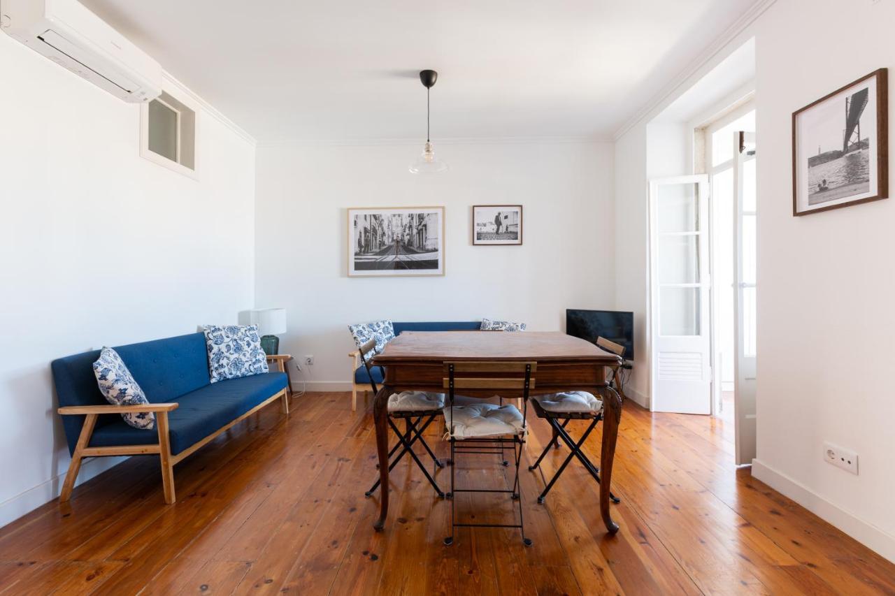 White & Blue Vintage Home In Graca Lisboa Ngoại thất bức ảnh